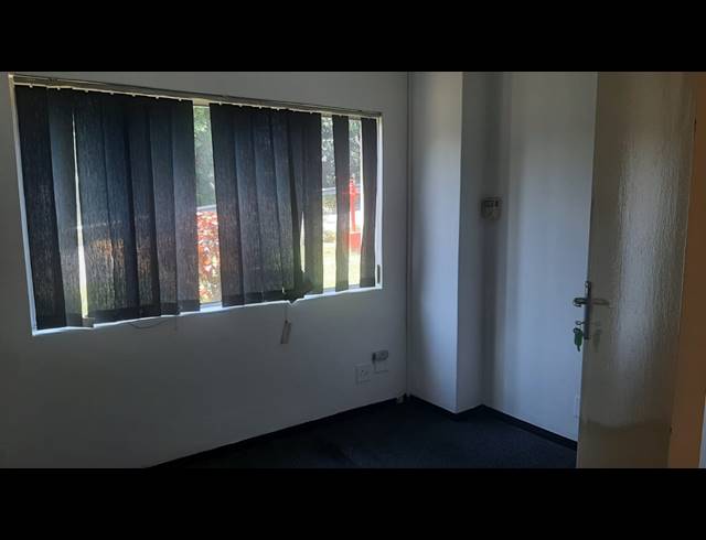 773M² WAREHOUSE TO LET IN NEW GERMANY